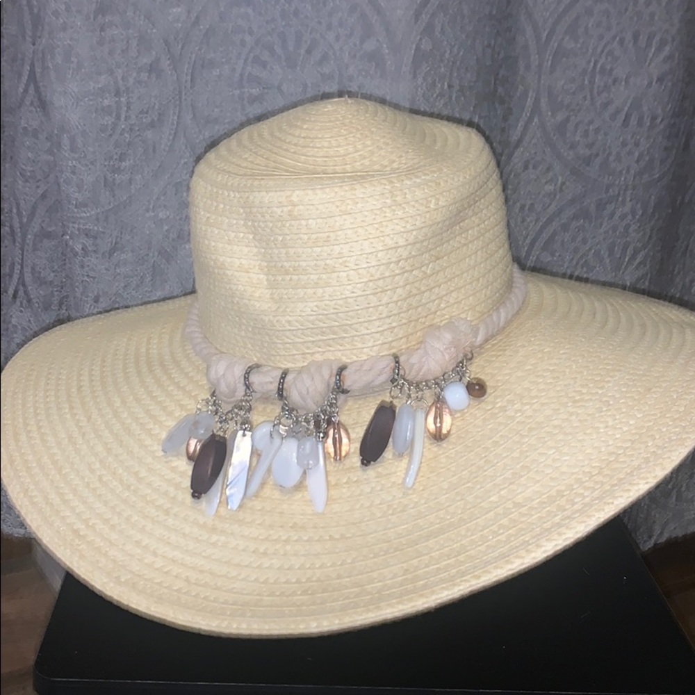 Giovanni Hat. NWT.